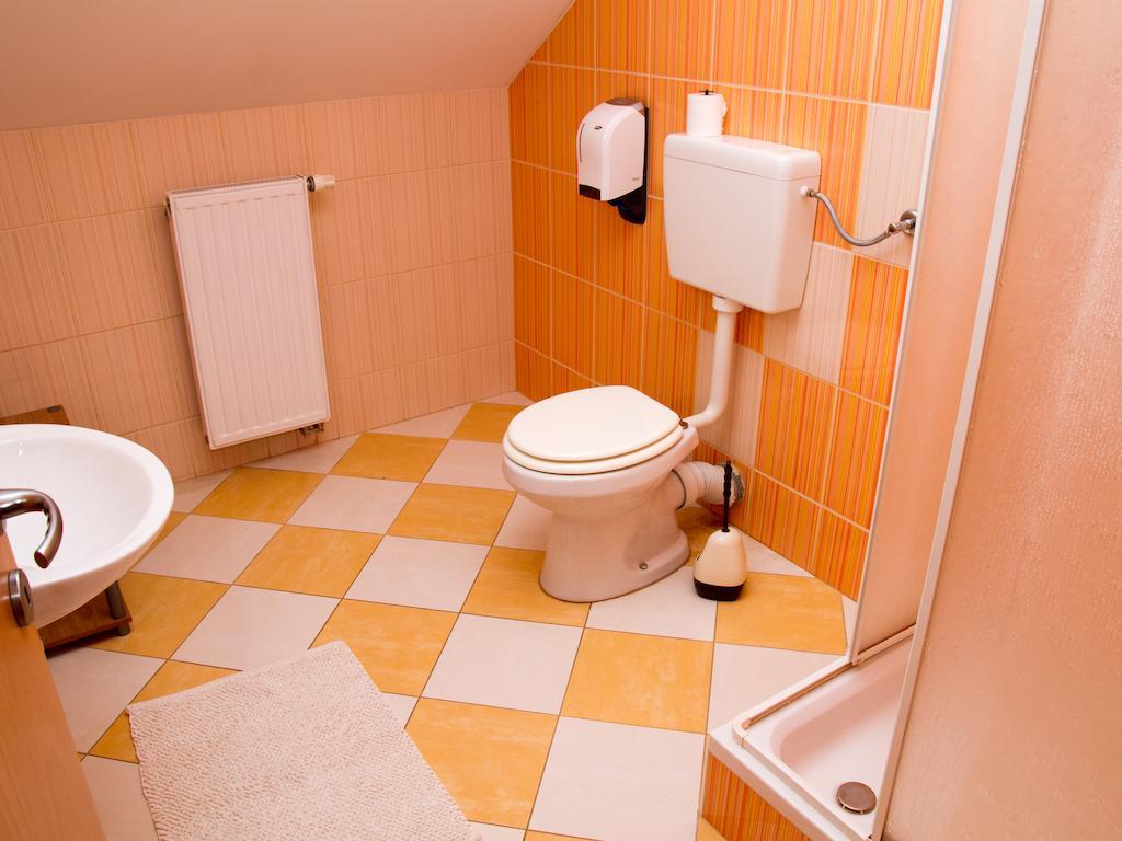 Guest House Pri Treh Lipah Ptuj Room photo