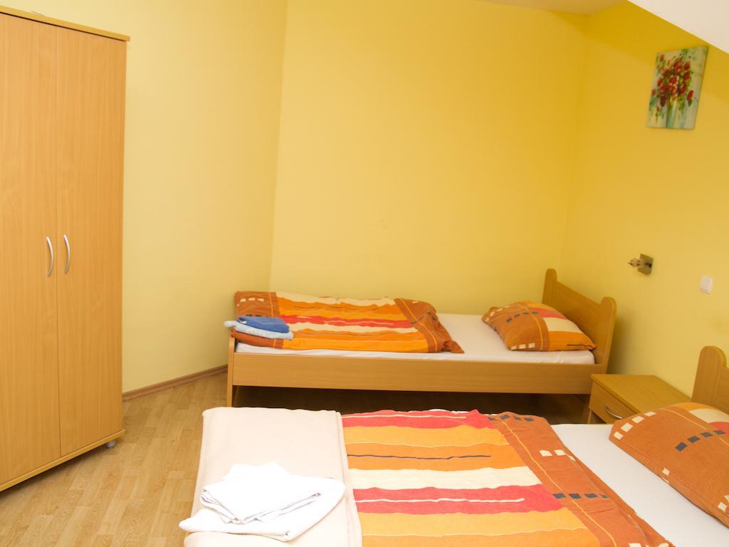Guest House Pri Treh Lipah Ptuj Exterior photo