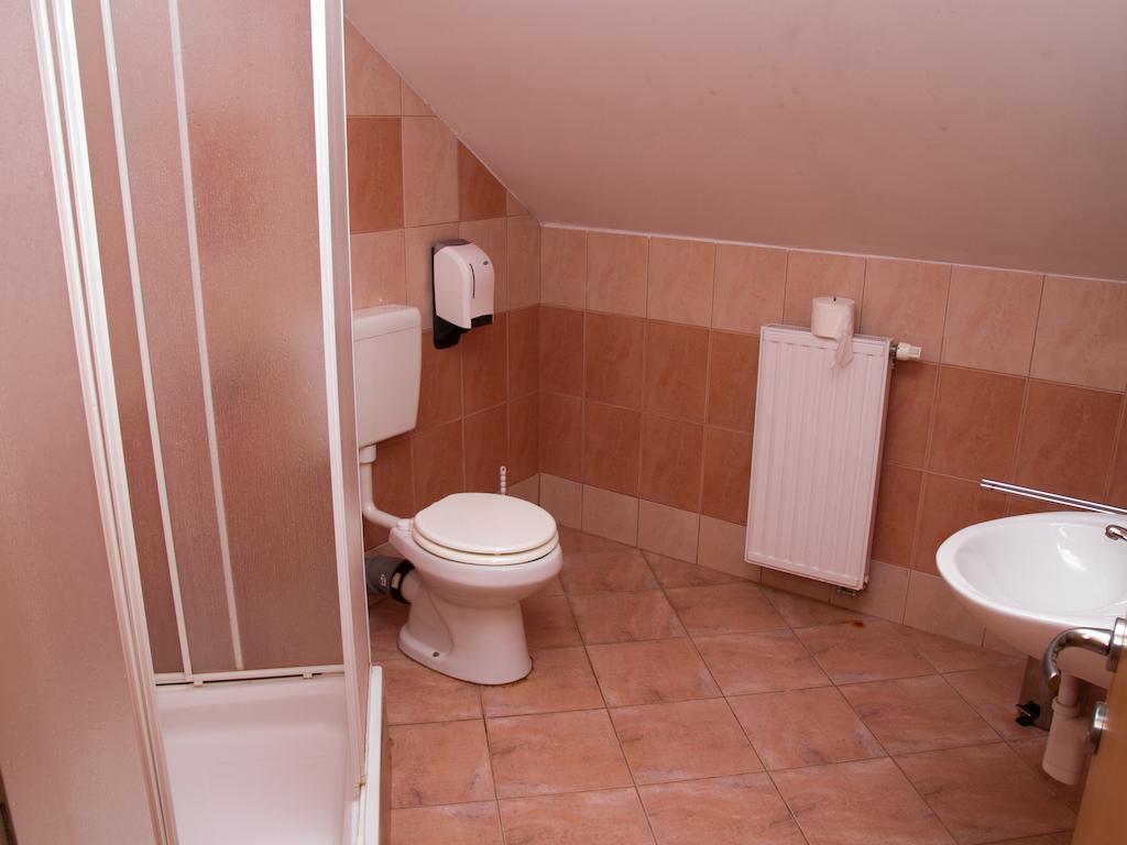 Guest House Pri Treh Lipah Ptuj Exterior photo