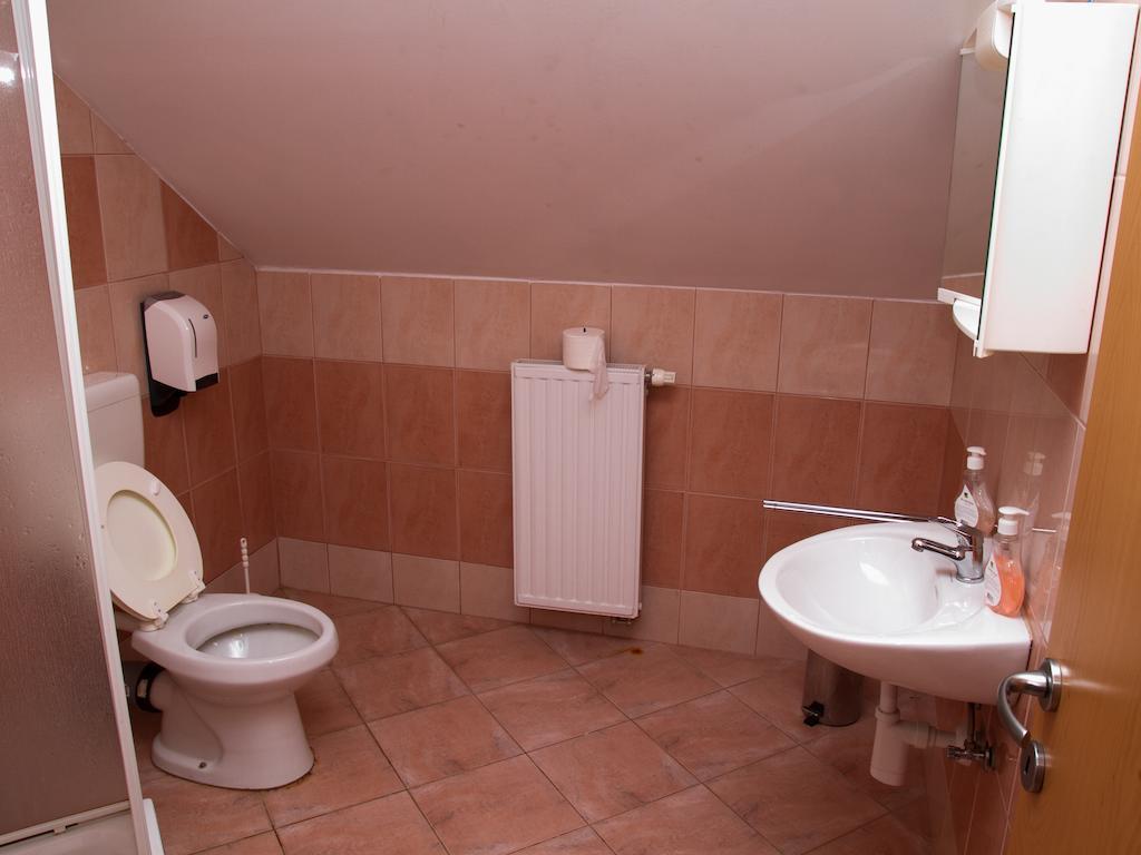 Guest House Pri Treh Lipah Ptuj Exterior photo