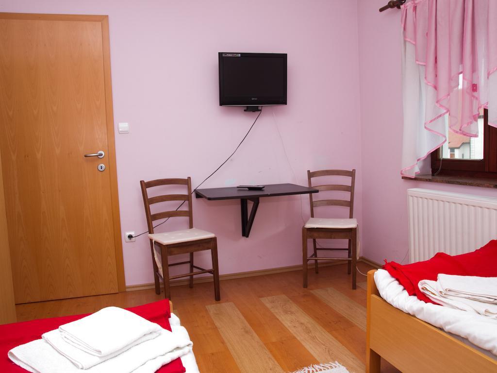 Guest House Pri Treh Lipah Ptuj Exterior photo