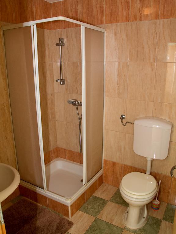 Guest House Pri Treh Lipah Ptuj Exterior photo